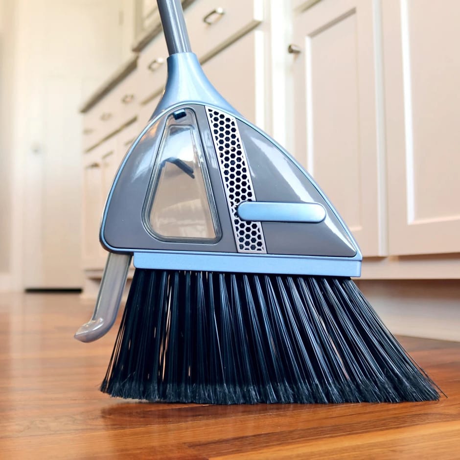 vaccum broom